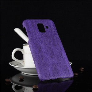 Пластиковый непрозрачный матовый чехол с текстурным покрытием Дерево для Samsung Galaxy A6 Фиолетовый
