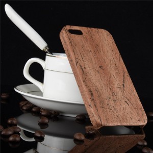 Пластиковый непрозрачный матовый чехол с текстурным покрытием Дерево для Iphone 5/5s/SE Бежевый