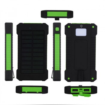 Портативное зарядное устройство 10000mAh в противоударном пылевлагозащищенном корпусе c солнечной батареей, LED-фонариком, 2 разъемами USB и петлей для карабина Зеленый