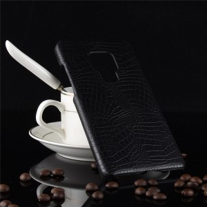 Чехол задняя накладка для Huawei Mate 20 с текстурой кожи Черный