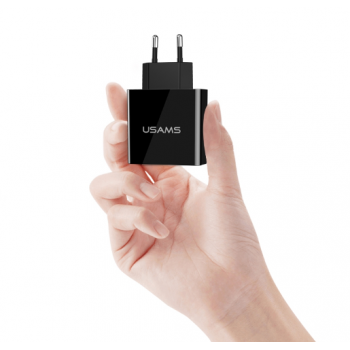 Зарядное устройство Usams Travel Charger LED Display 3 USB Черный