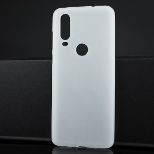 Силиконовый матовый полупрозрачный чехол для Motorola One Action Белый